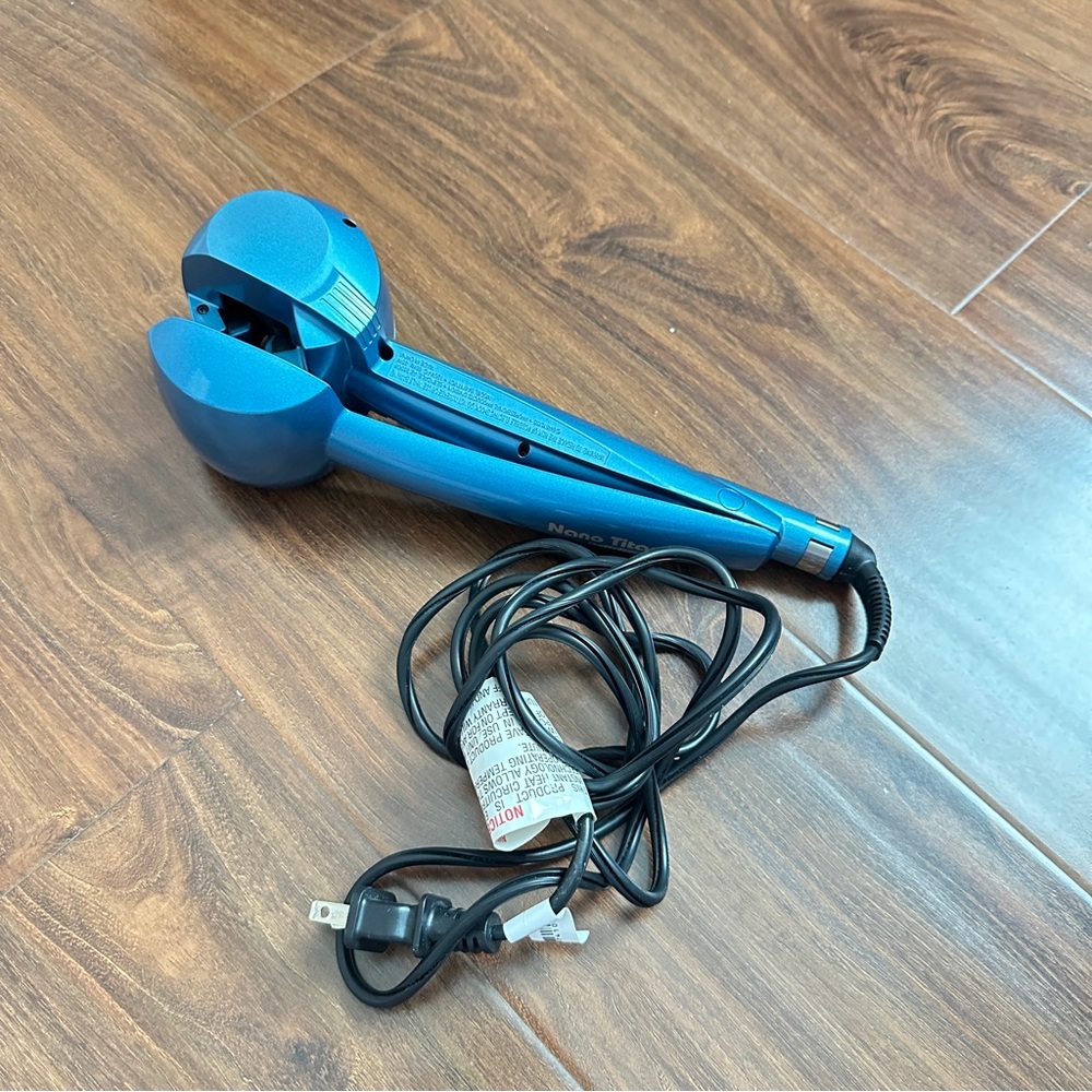 Like NEW!!! BabylissPRO Nano Titanium Curl Machine